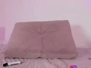 Watch Live Sex Cams with isabella-monroe - Camsoda