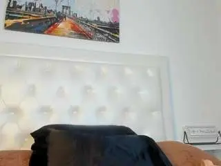 Live Sex Cam with cocoqueenn - Camsoda