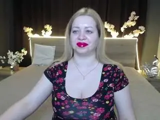 Watch Live Sex Cams with oliviaverr - Camsoda