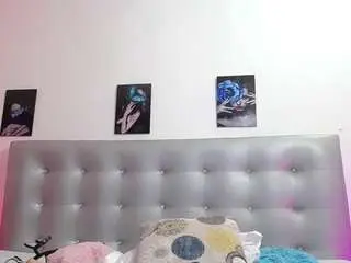 Nude Webcam with horny-juliette - Camsoda