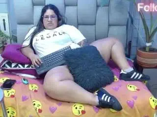 Watch Live Sex Cams with evelinzaens - Camsoda