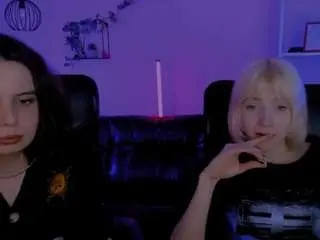 Live Sex Cam with mia-mooon - Camsoda