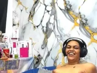 Free Porn Cam with indiandesire4u69 - Camsoda