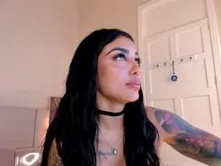 Free Porn Cam with victoriabenedetti2 - Camsoda