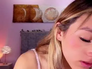 Adult Video Chat with antonellastarr - Camsoda