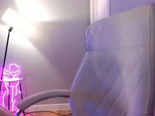Live Porn with akura011 - Camsoda