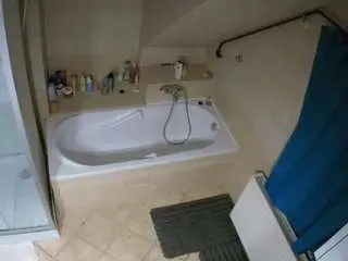 Adult Video Chat with voyeurcam-julmodels-bath-2nd-1 - Camsoda