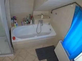 Live Sex Cam with voyeurcam-julmodels-bath-2nd-1 - Camsoda