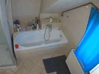 Adult Webcams with voyeurcam-julmodels-bath-2nd-1 - Camsoda