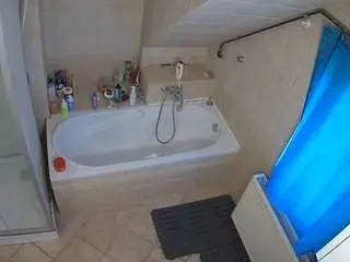 Live Sex with voyeurcam-julmodels-bath-2nd-1 - Camsoda