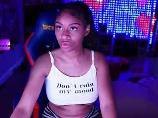 Live Porn with lovenzia - Camsoda