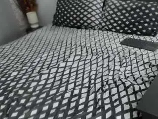 Watch Live Sex Cams with dyanne18 - Camsoda