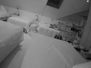 Adult Video Chat with voyeurcam-julmodels-bed-1 - Camsoda