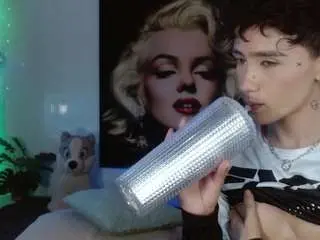 Free Porn Cam with maxiy-001 - Camsoda