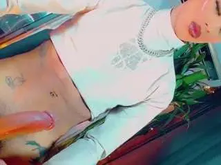 Adult Webcams with isabellalatingirs - Camsoda