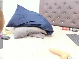 Live Sex Cam with victoriamilf - Camsoda