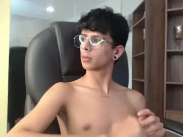 Live Sex Cam with andyxibrat - Chaturbate