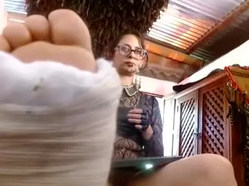 Live Sex Cam with serena_xyz - Chaturbate