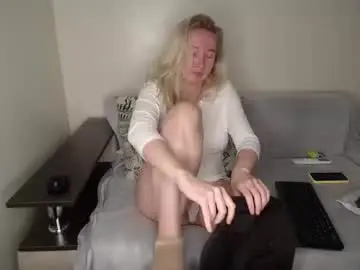 Nude Webcam with yourhotdream1 - Chaturbate