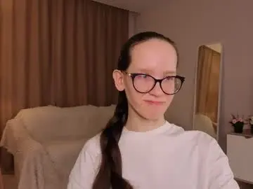 Live Porn with lynettebails - Chaturbate