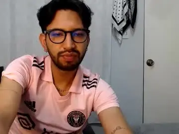 Live Sex with adrian_falcon - Chaturbate