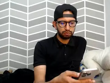 Live Sex Cam with adrian_falcon - Chaturbate