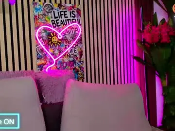 Live Porn with rebeldools - Chaturbate