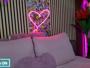 Live Porn with rebeldools - Chaturbate
