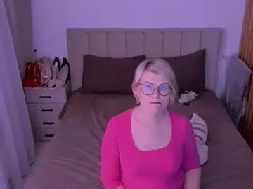 Live Sex Cam with sabrinamacmarren - Chaturbate