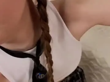 Live Sex Cam with annamarie_foryou - Chaturbate