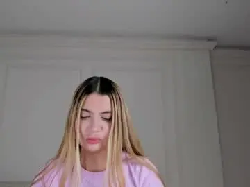 Free Live Porn with niaholland - Chaturbate