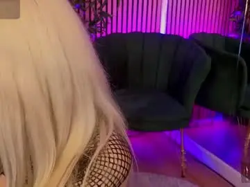 Live Sex Cam with barbiekara - Chaturbate