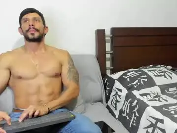 Live Porn with kevin_malone22 - Chaturbate