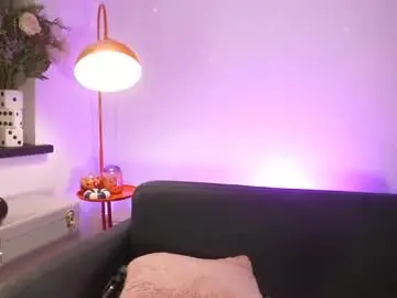 Sex Cam with littlee33 - Chaturbate