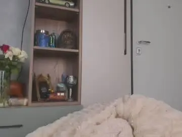 Live Porn with foxie_kiss - Chaturbate