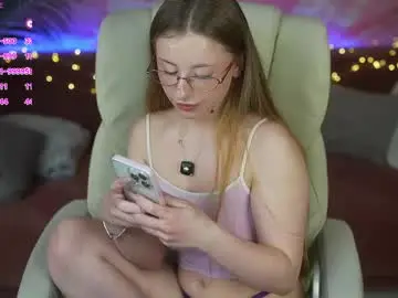 Adult Webcam with silverrmoon - Chaturbate