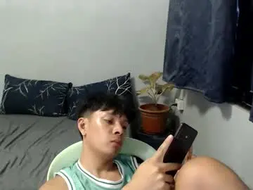 Nude Webcam with urpinoyasianx - Chaturbate