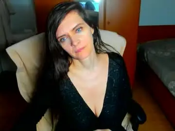 Live Sex Cam with sexqueen1111 - Chaturbate