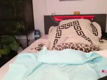 Live Sex Cam with hazeleo - Chaturbate