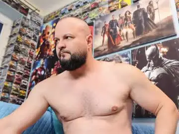 Free Porn Cam with muscular_bear - Chaturbate