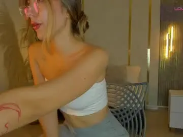 Nude Webcam with riley_sierra - Chaturbate