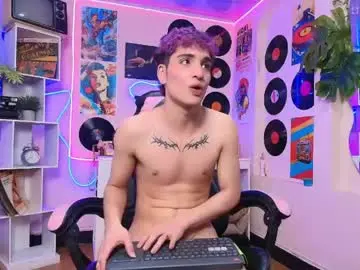 Live Porn with ian_lombardi - Chaturbate