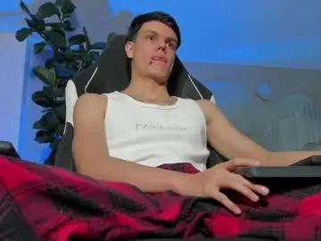 Live Porn with maicolruggeri - Chaturbate