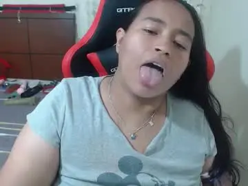 Live Sex Cam with pareja_explosivasexx - Chaturbate