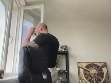 Watch Live Sex Cams with tommyx01 - Chaturbate