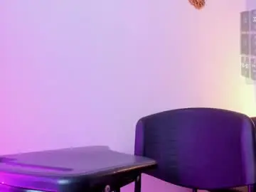 Live Sex Cam with lexy_love__ - Chaturbate