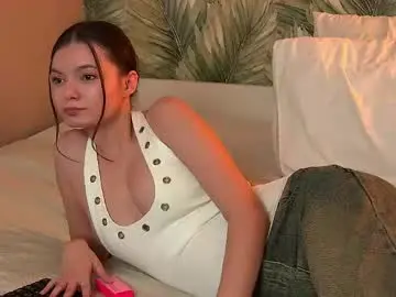 Live Sex Cam with asterquinn - Chaturbate