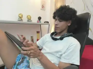 Live Sex with zayn_fox32 - Chaturbate