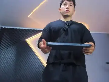 Best live sex cam show with horny_nick18 - Chaturbate