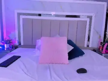 Live Porn with emilycruzz_ - Chaturbate